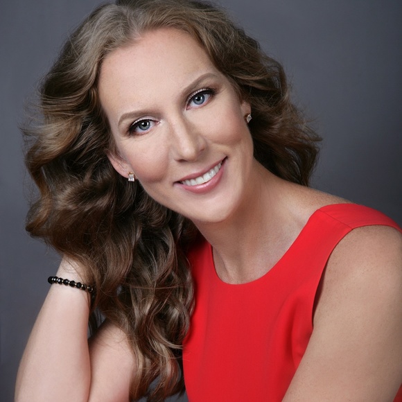 Meet your Posher, Amanda - Picture 1 of 1